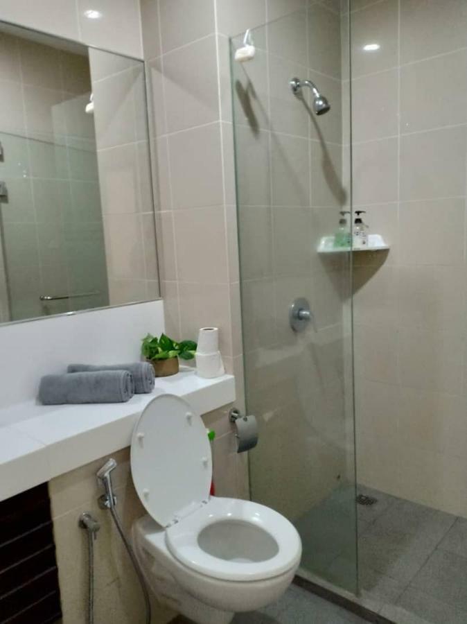 118 Island Plaza Suite City8 By Joal Tanjung Tokong Exterior photo