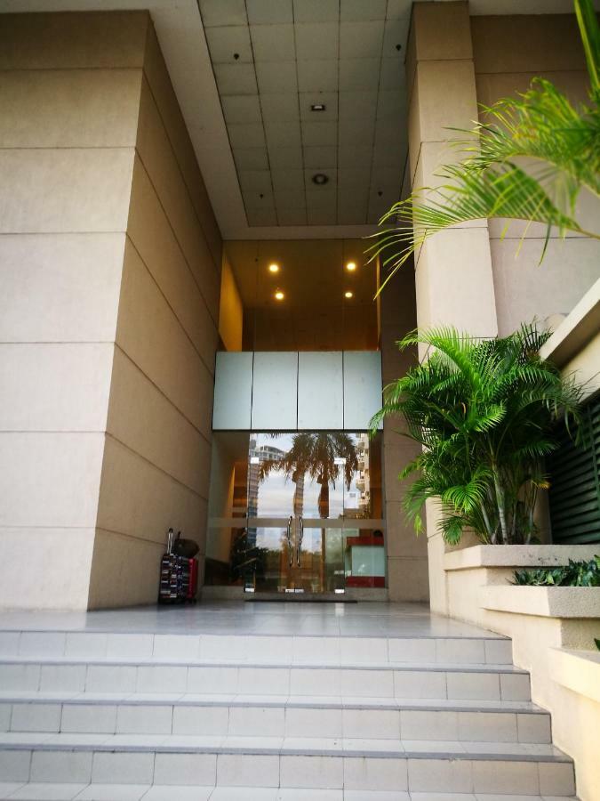 118 Island Plaza Suite City8 By Joal Tanjung Tokong Exterior photo